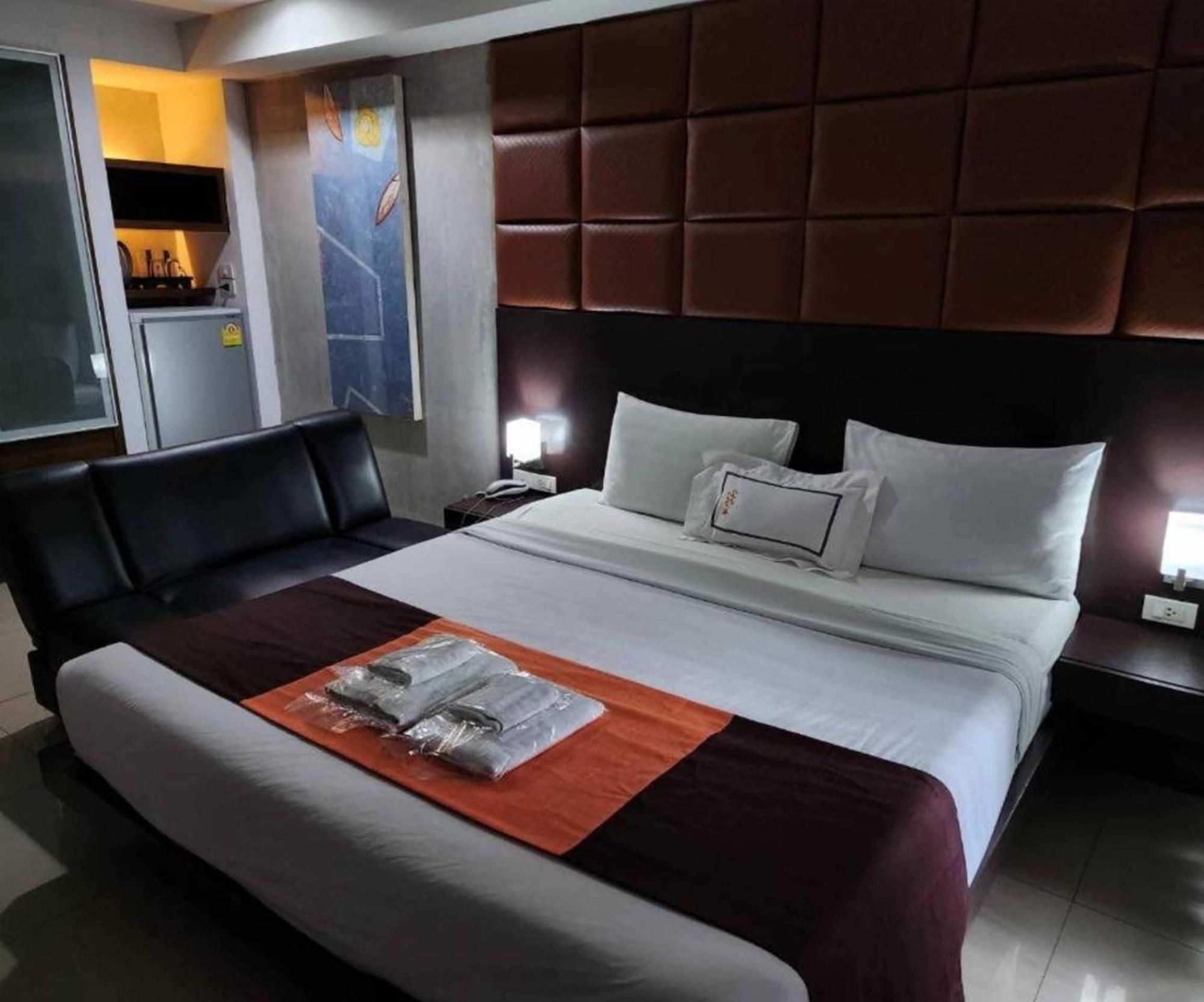 Collection O The Bangkok Cha Cha Suite Exterior photo