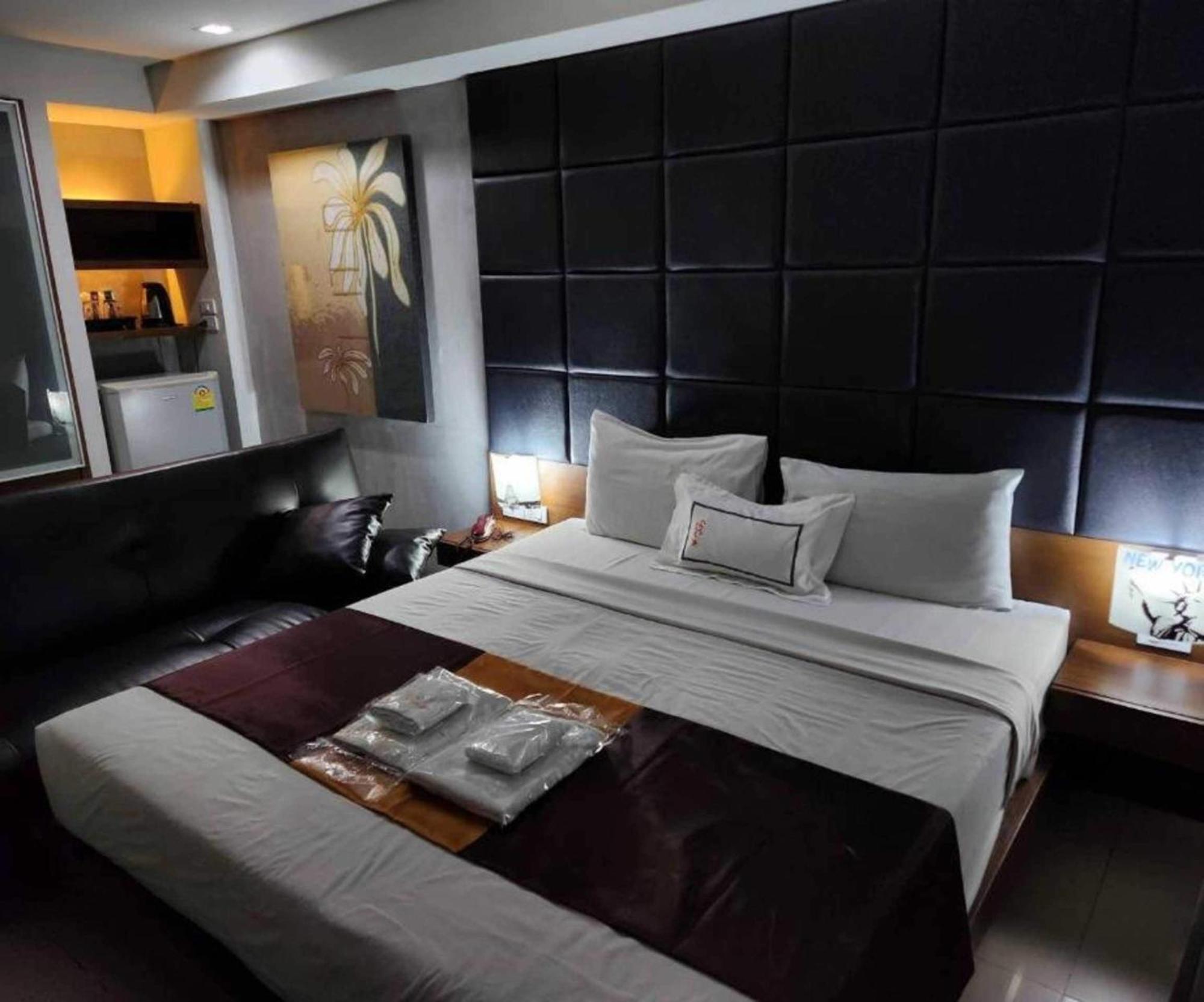 Collection O The Bangkok Cha Cha Suite Exterior photo