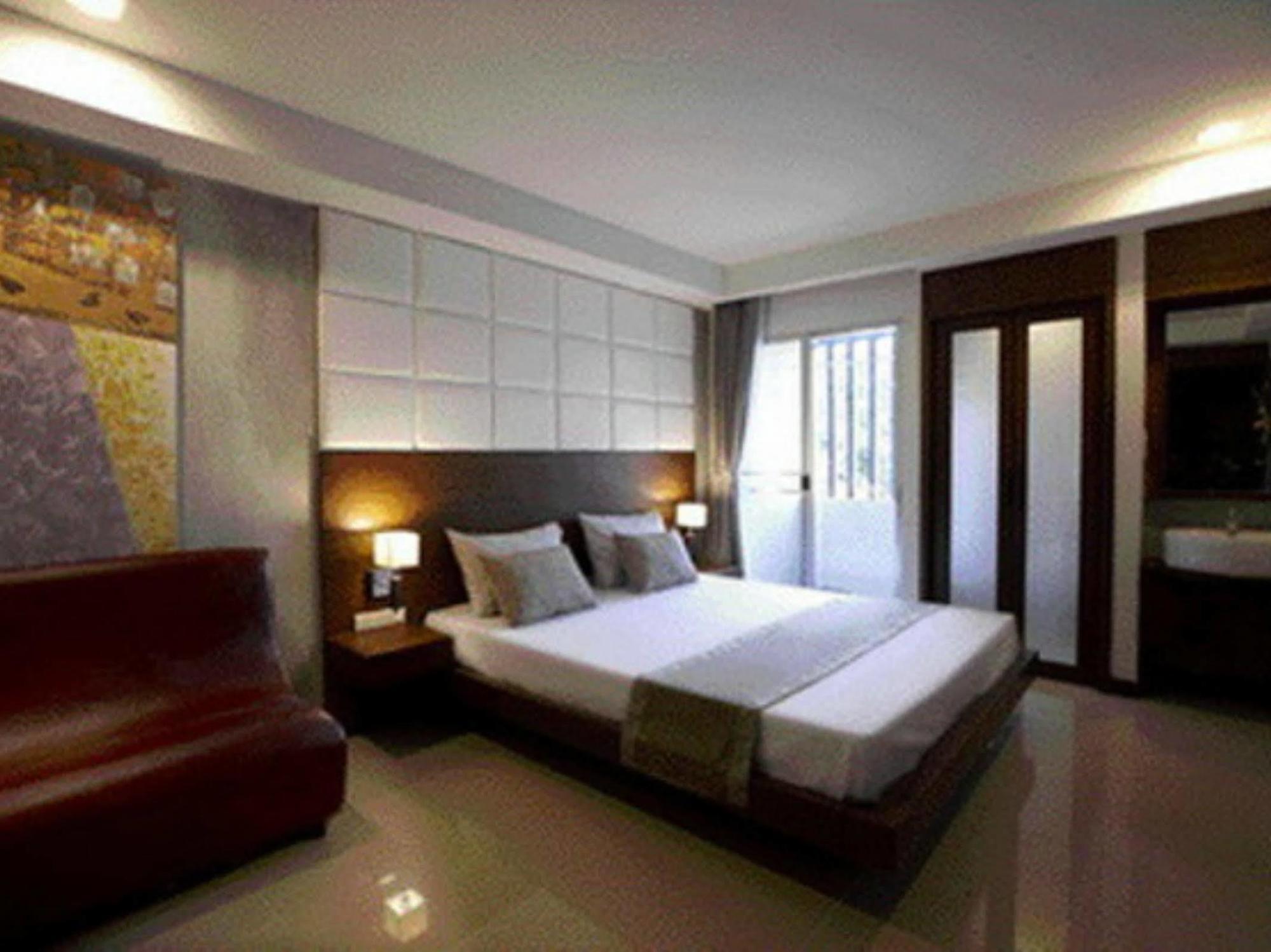 Collection O The Bangkok Cha Cha Suite Exterior photo